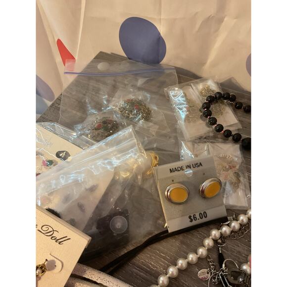 22 Pc Jewelry Bundle NEW & PreOwned Bundle - Picture 6 of 10